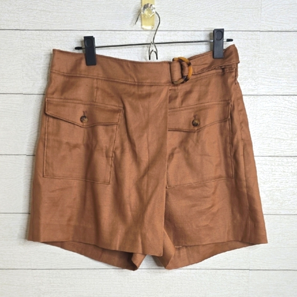 NWT-White House Black Market Tan Cargo Shorts